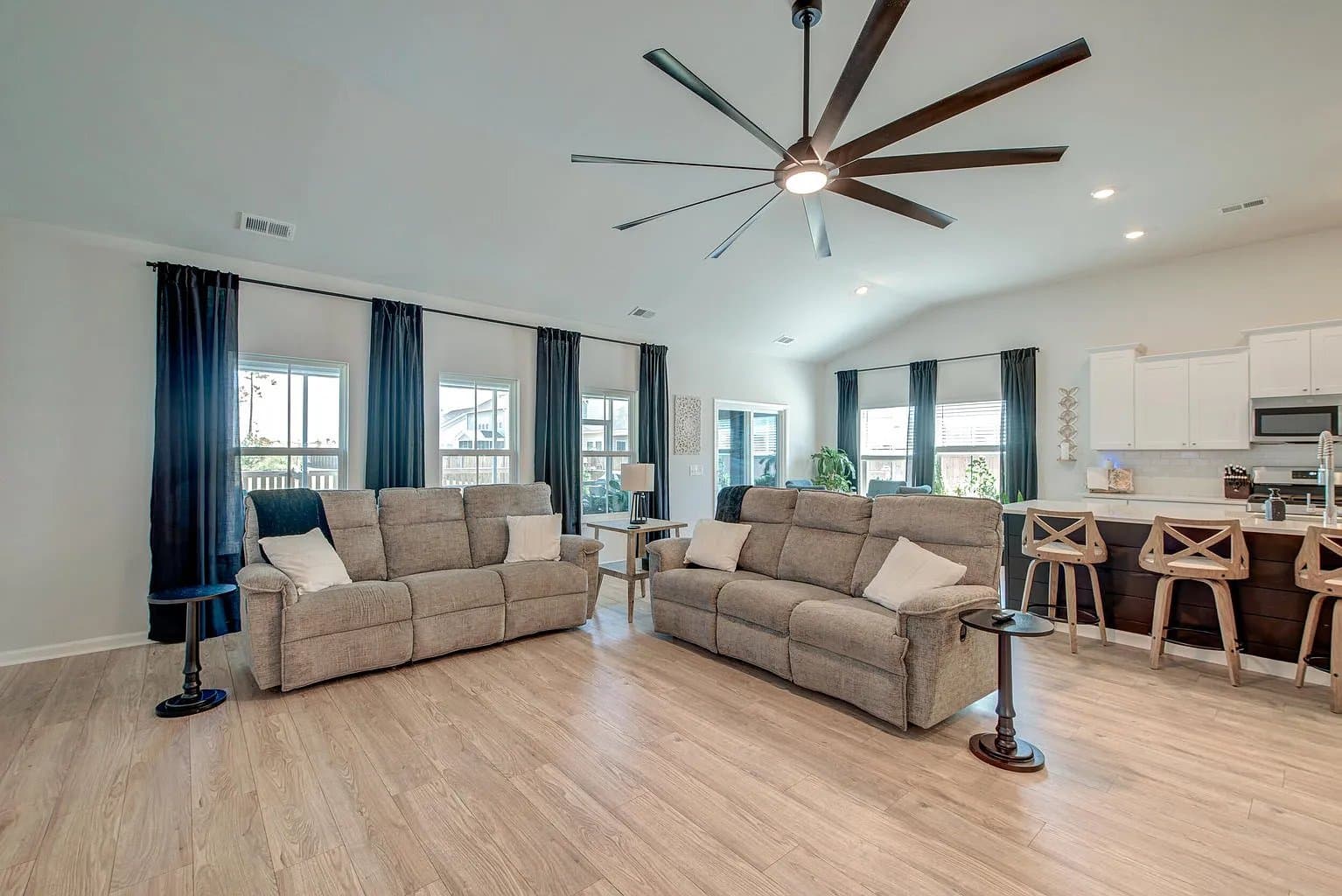 Summerville House: 166 Paddle Boat Way