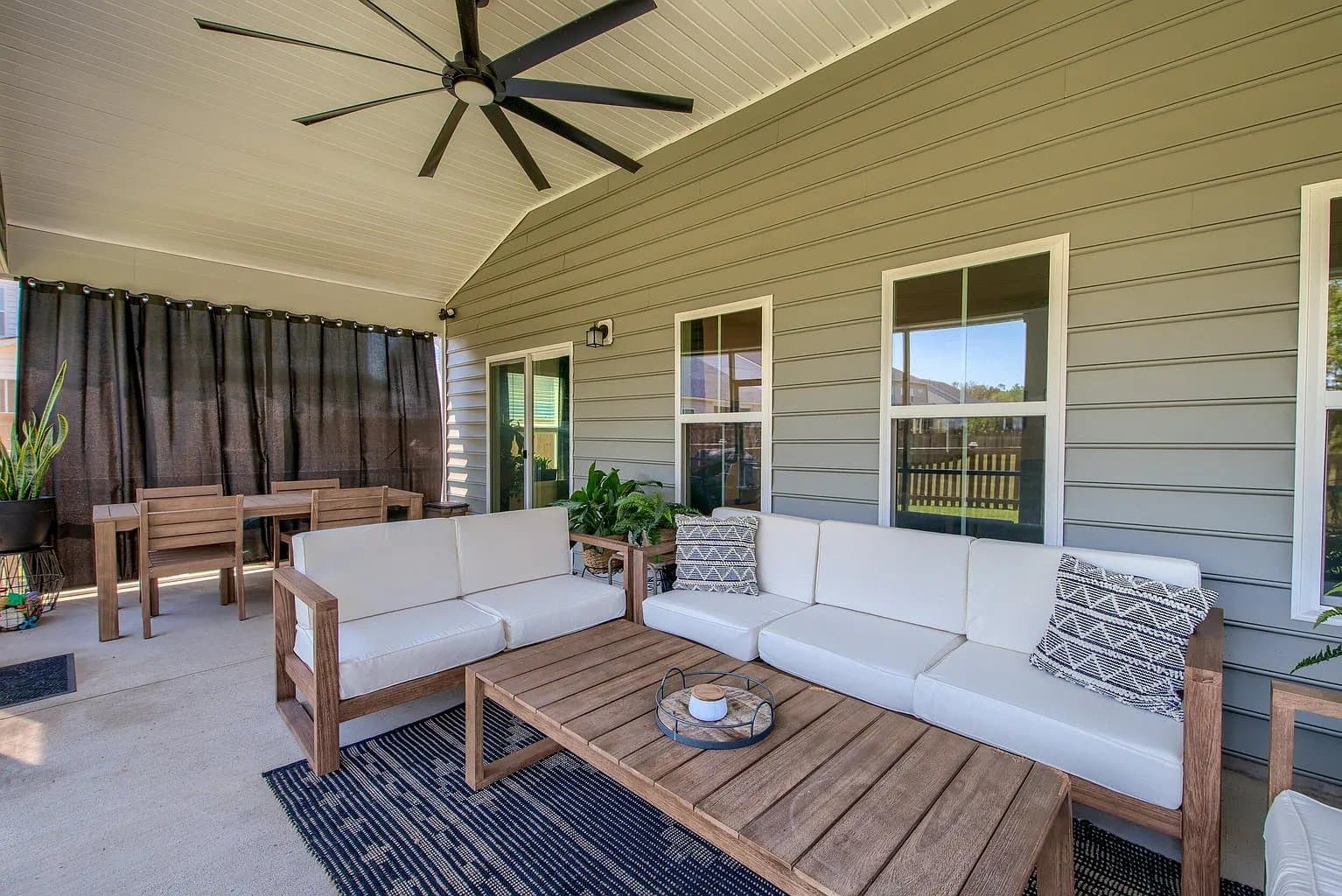 Summerville House: 166 Paddle Boat Way