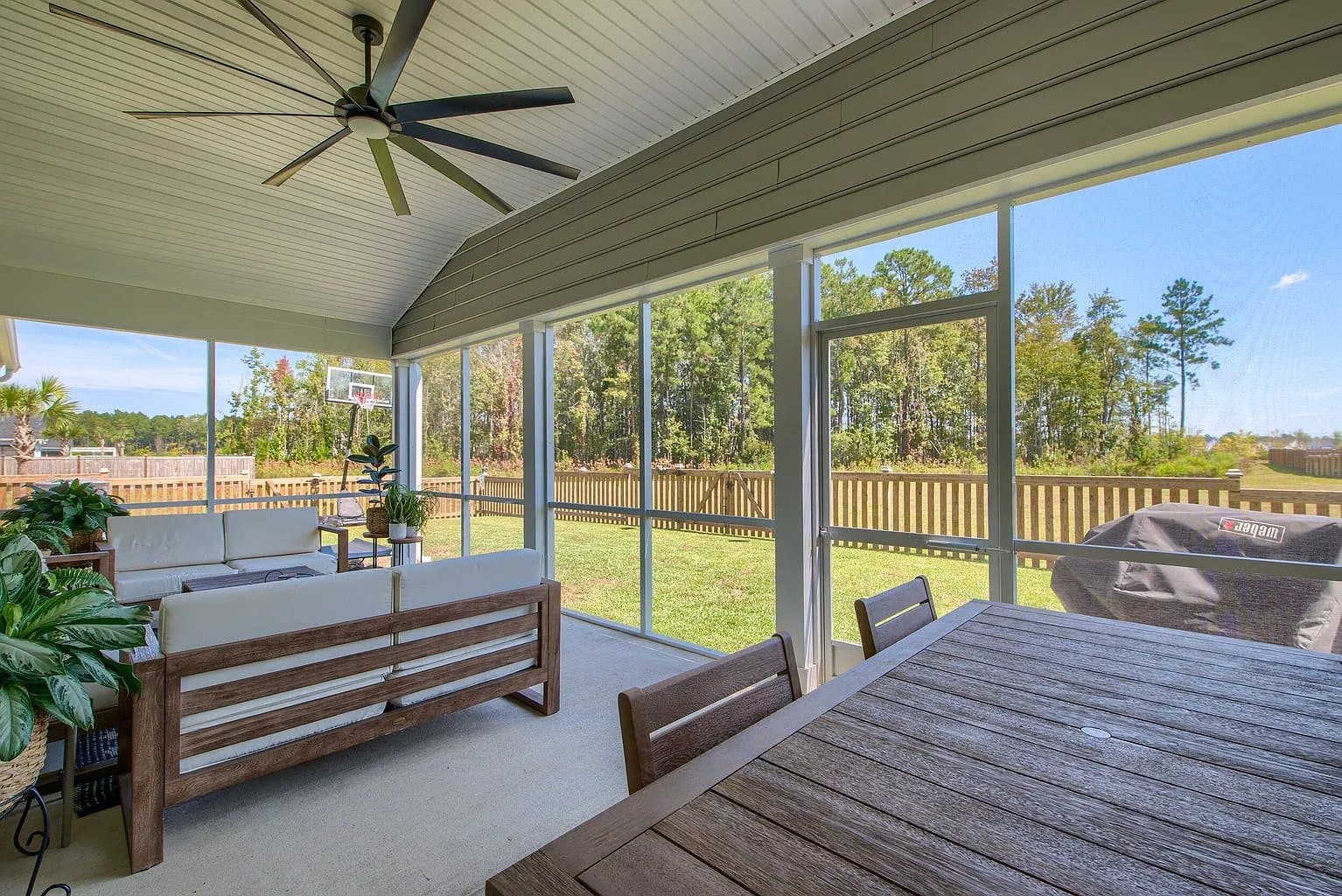 Summerville House: 166 Paddle Boat Way