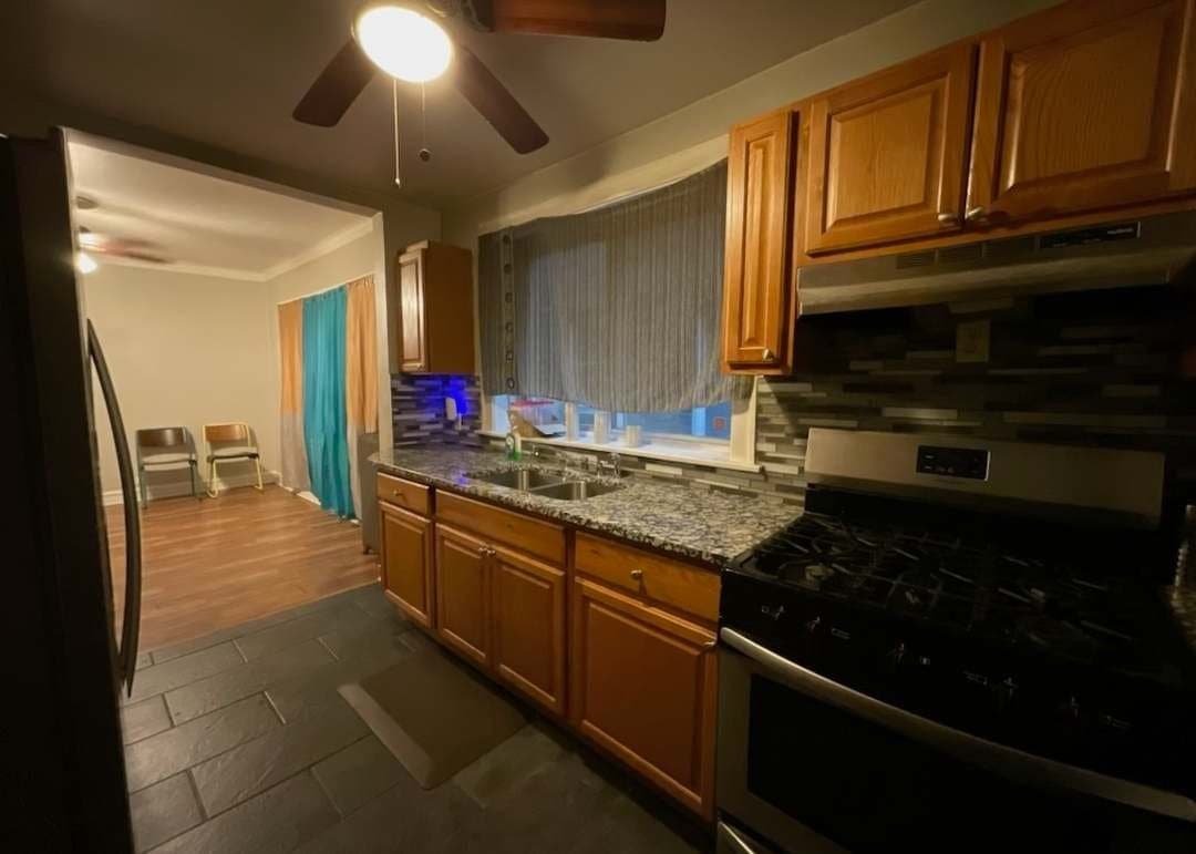 Chicago Apartment: 9010 S Justine St
