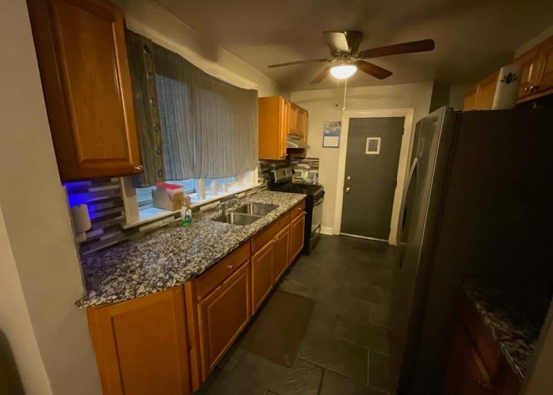 Chicago Apartment: 9010 S Justine St