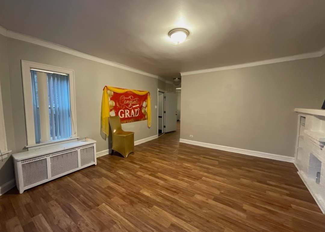 Chicago Apartment: 9010 S Justine St