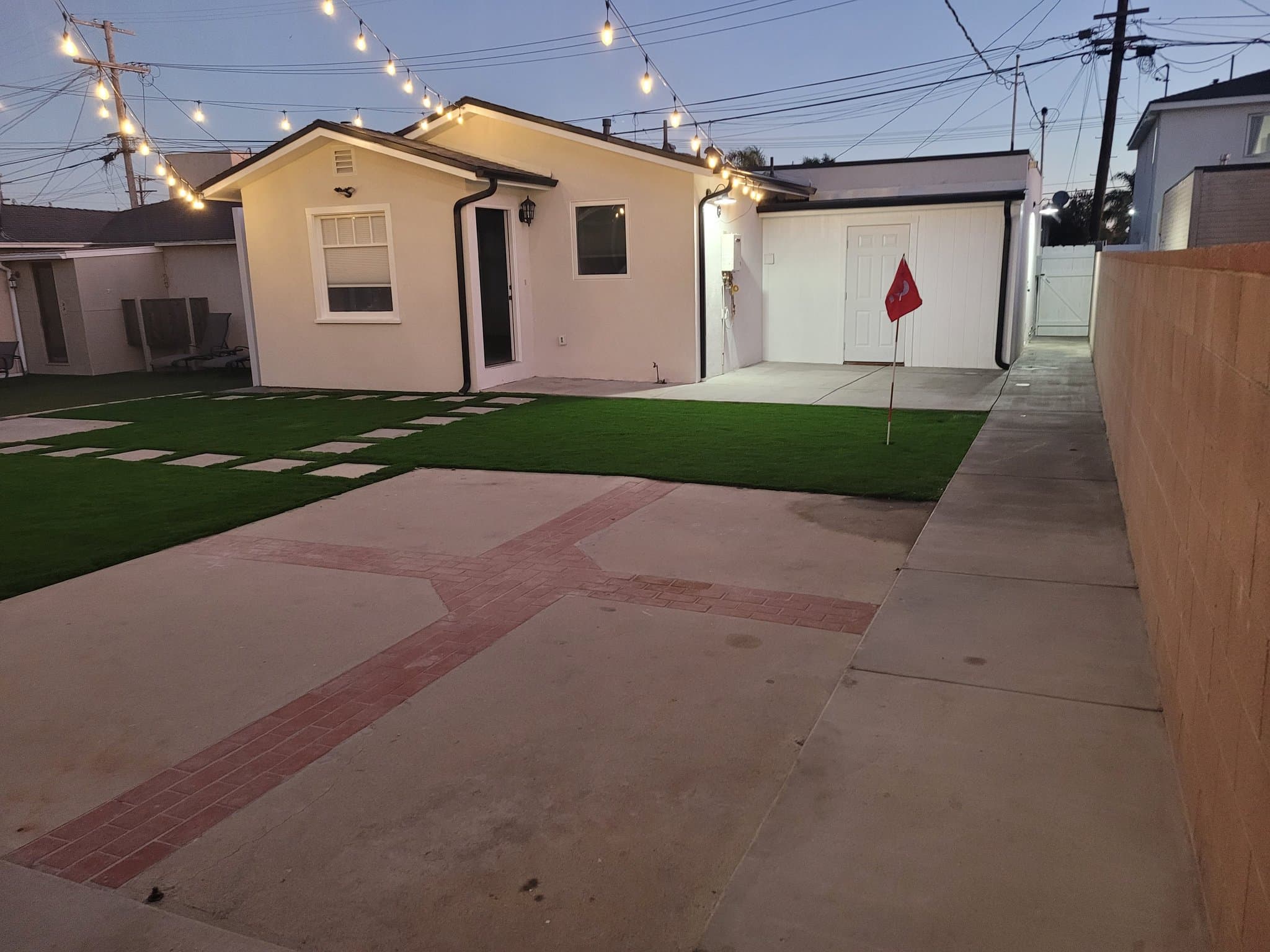 SAN PEDRO Multiplex: 1065 w 24th st