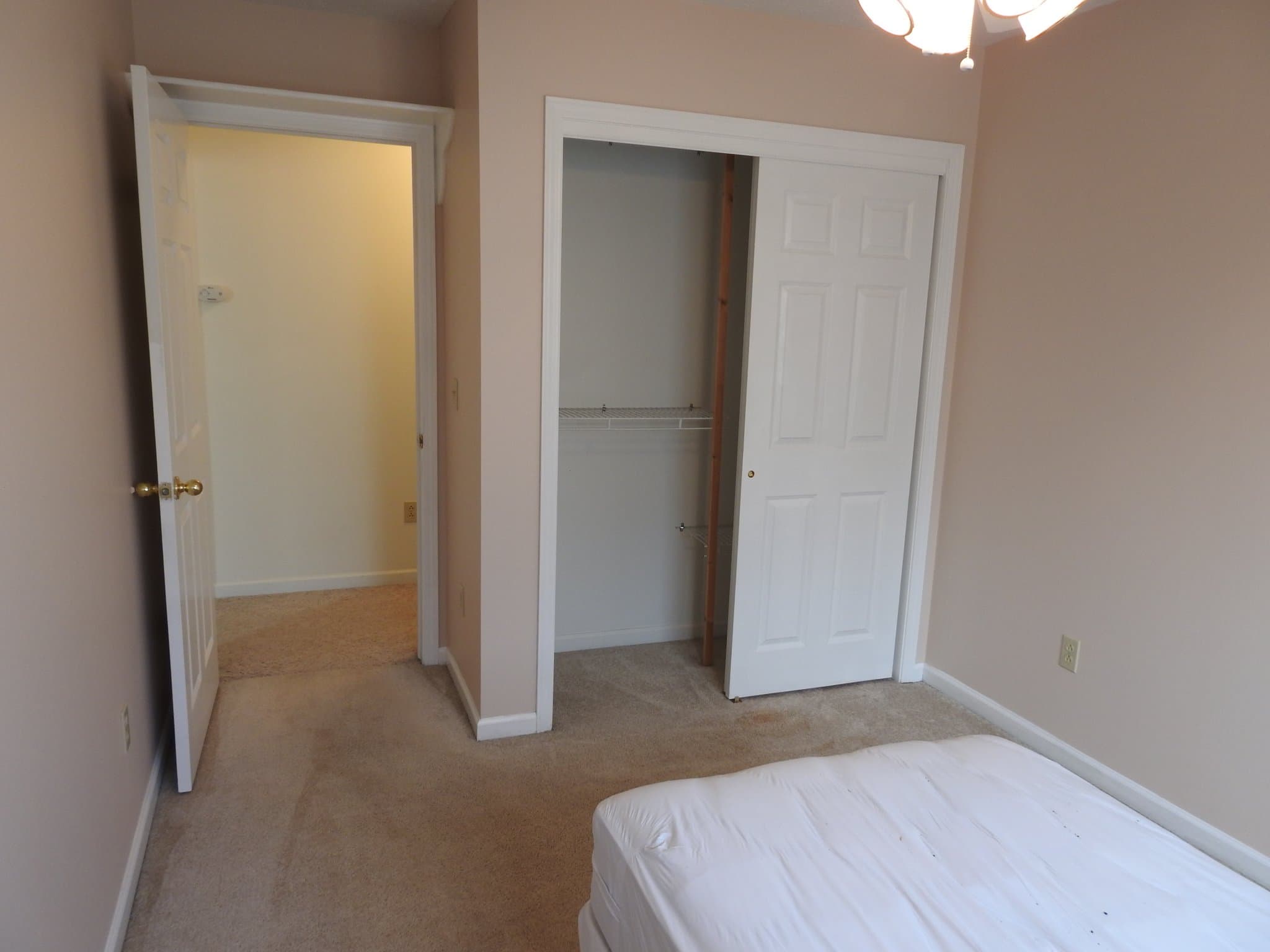 Sodus Point House: 8185 Wickham Blvd
