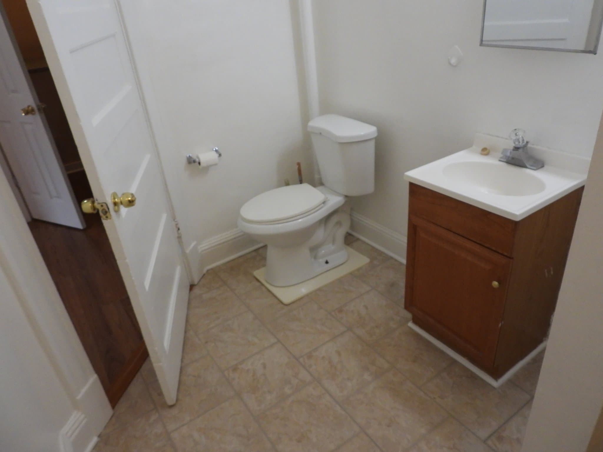 Newark Apartment: 105 Sherman Parkway