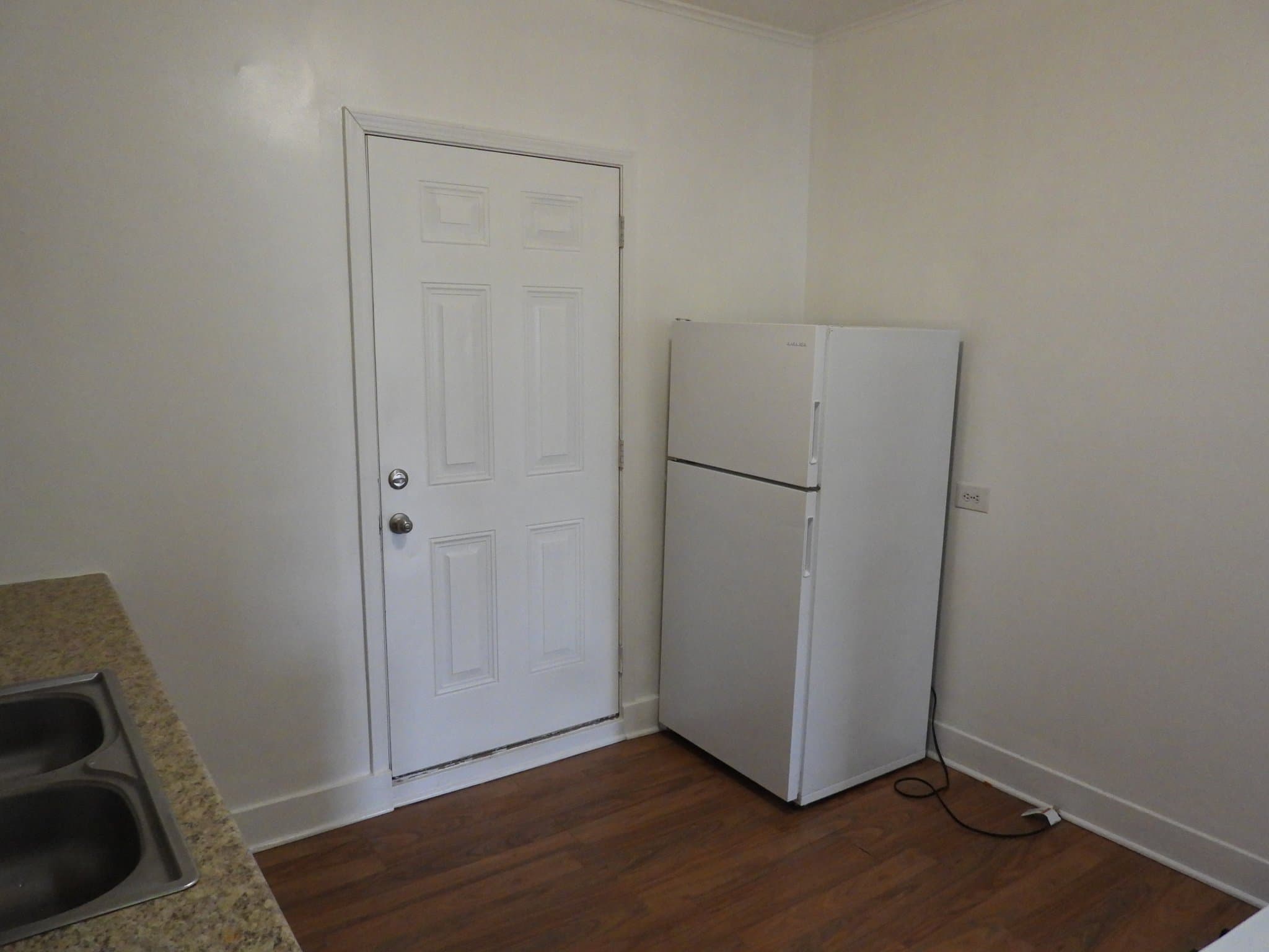 Newark Apartment: 105 Sherman Parkway