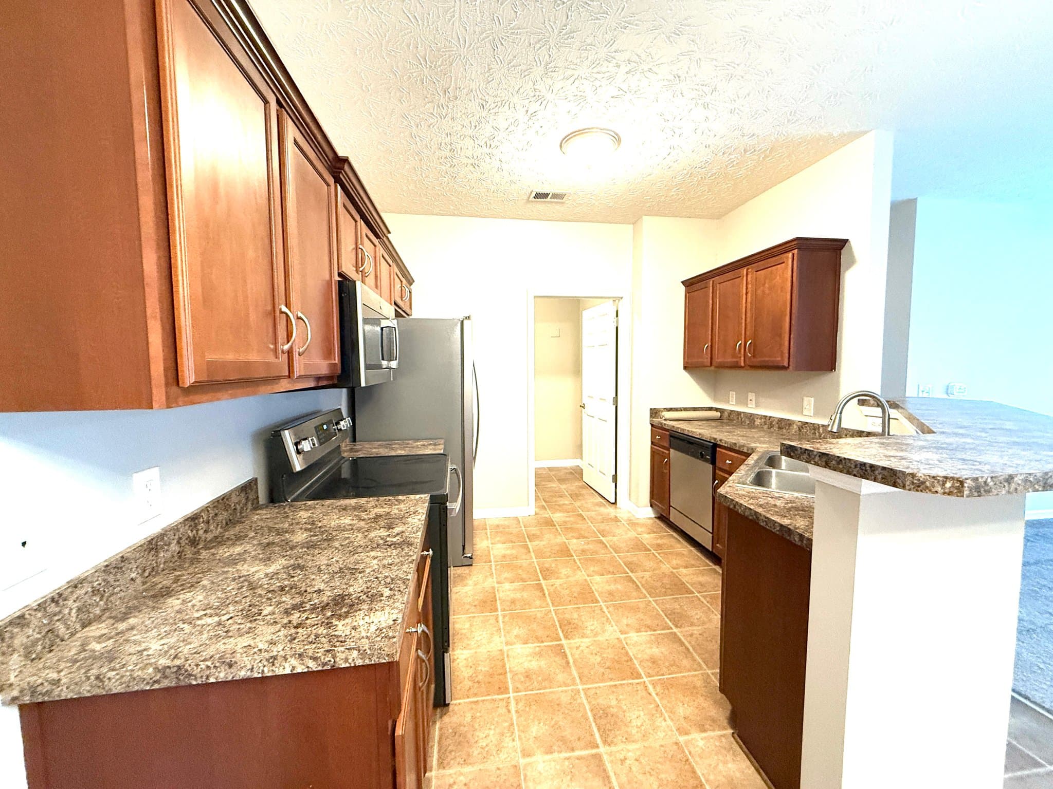 Louisville Condo: 9400 Clubview Drive