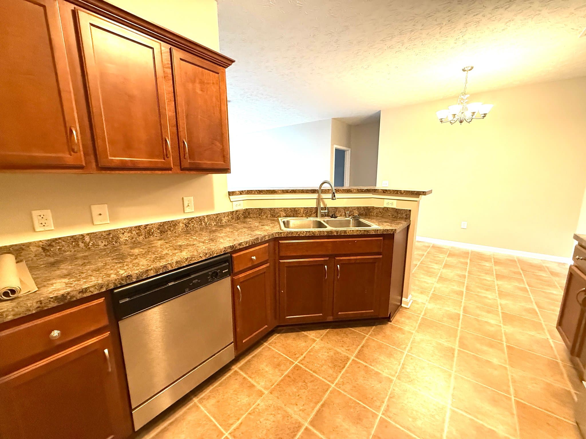 Louisville Condo: 9400 Clubview Drive