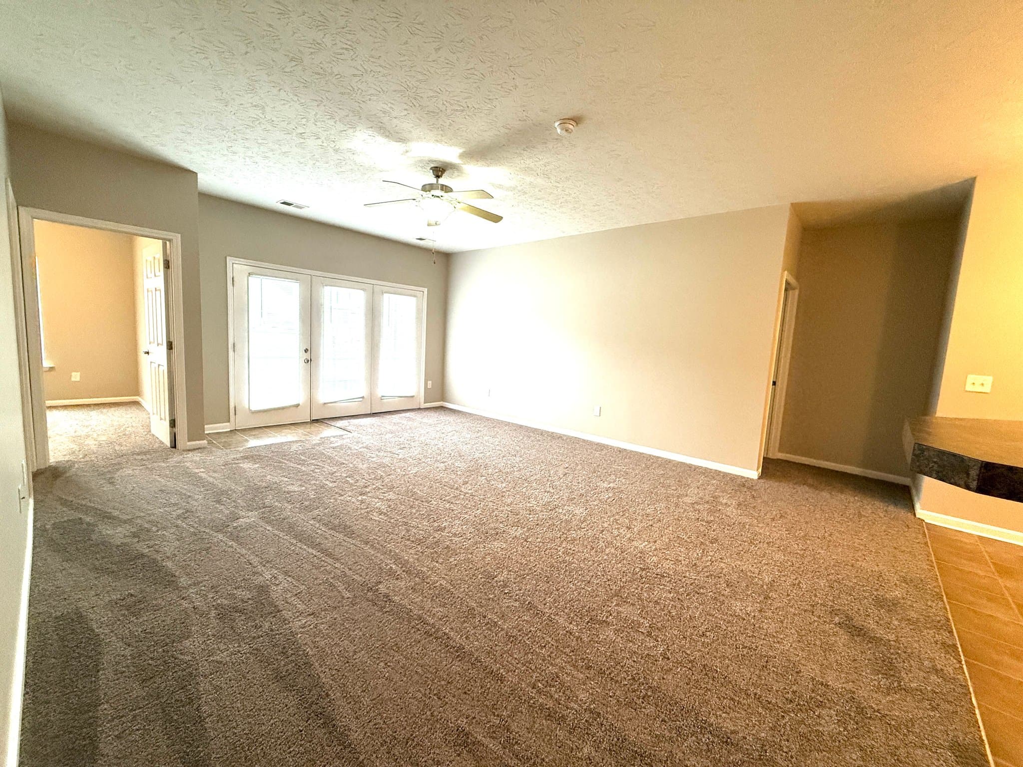 Louisville Condo: 9400 Clubview Drive