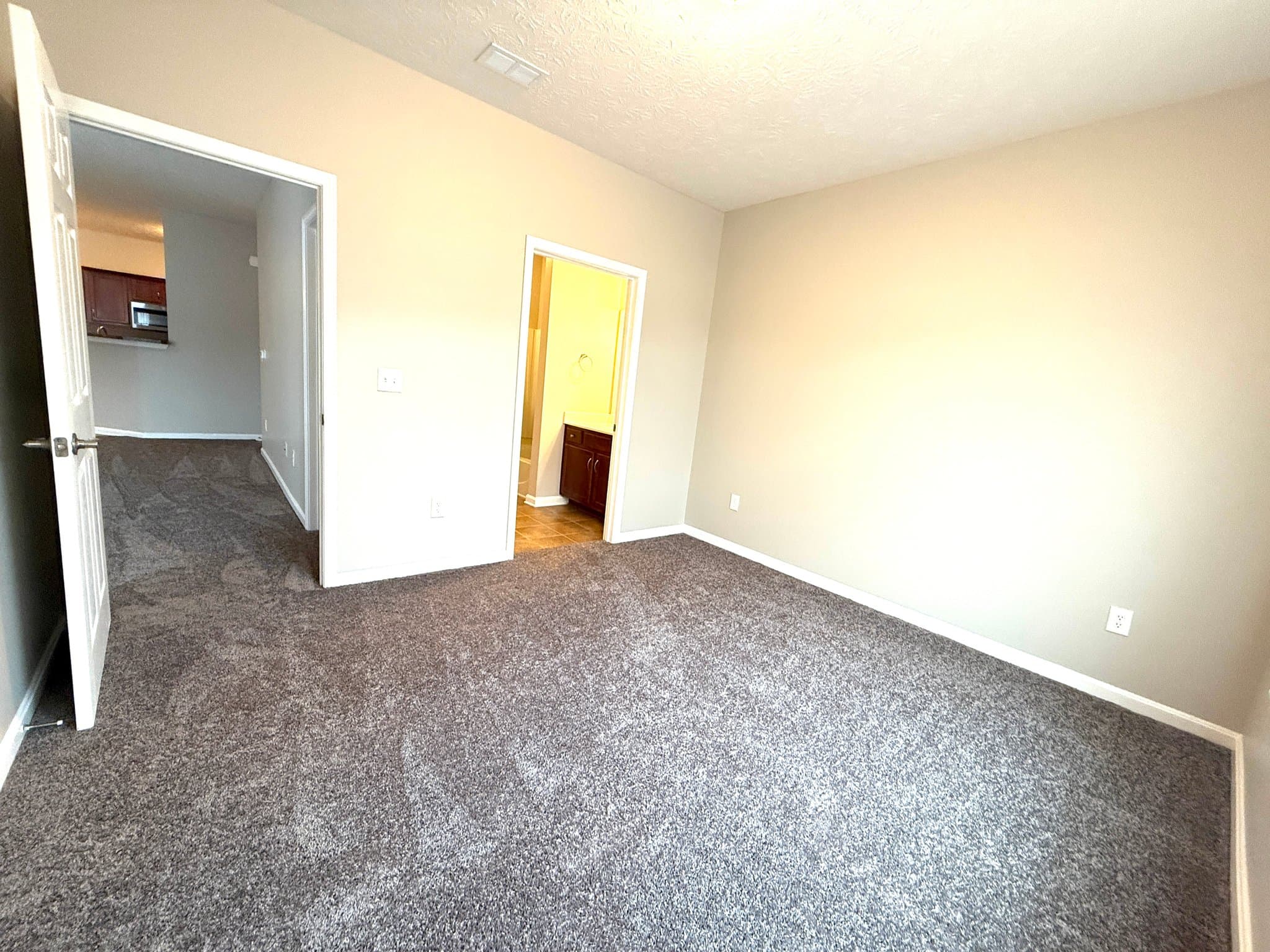 Louisville Condo: 9400 Clubview Drive
