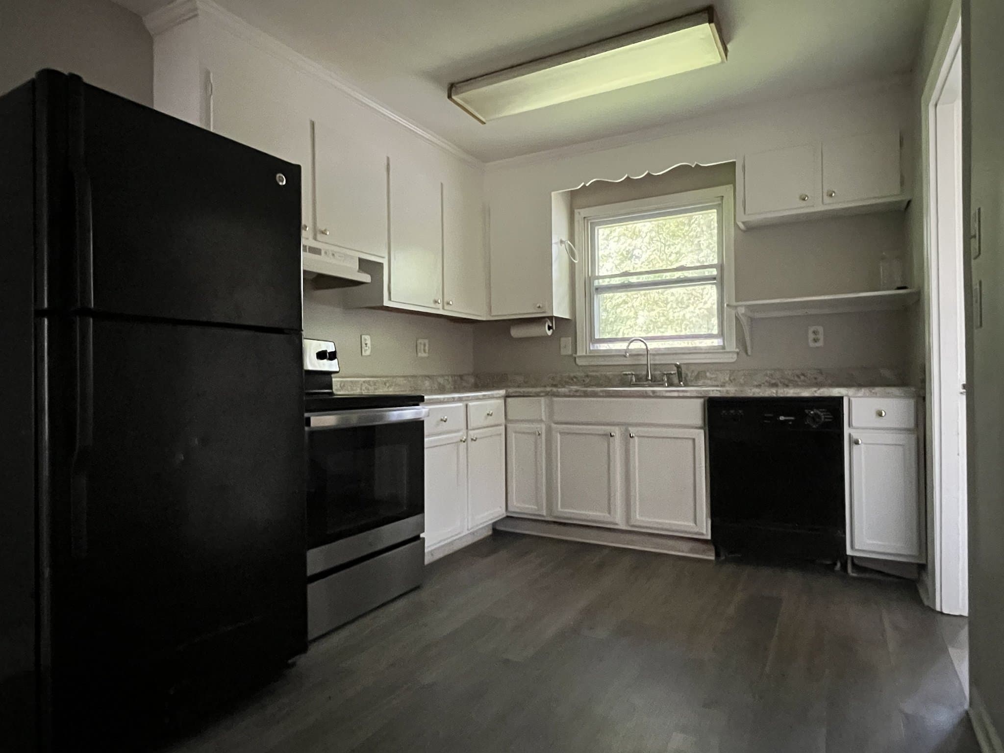Charlotte House: 4024 Abbeydale Dr