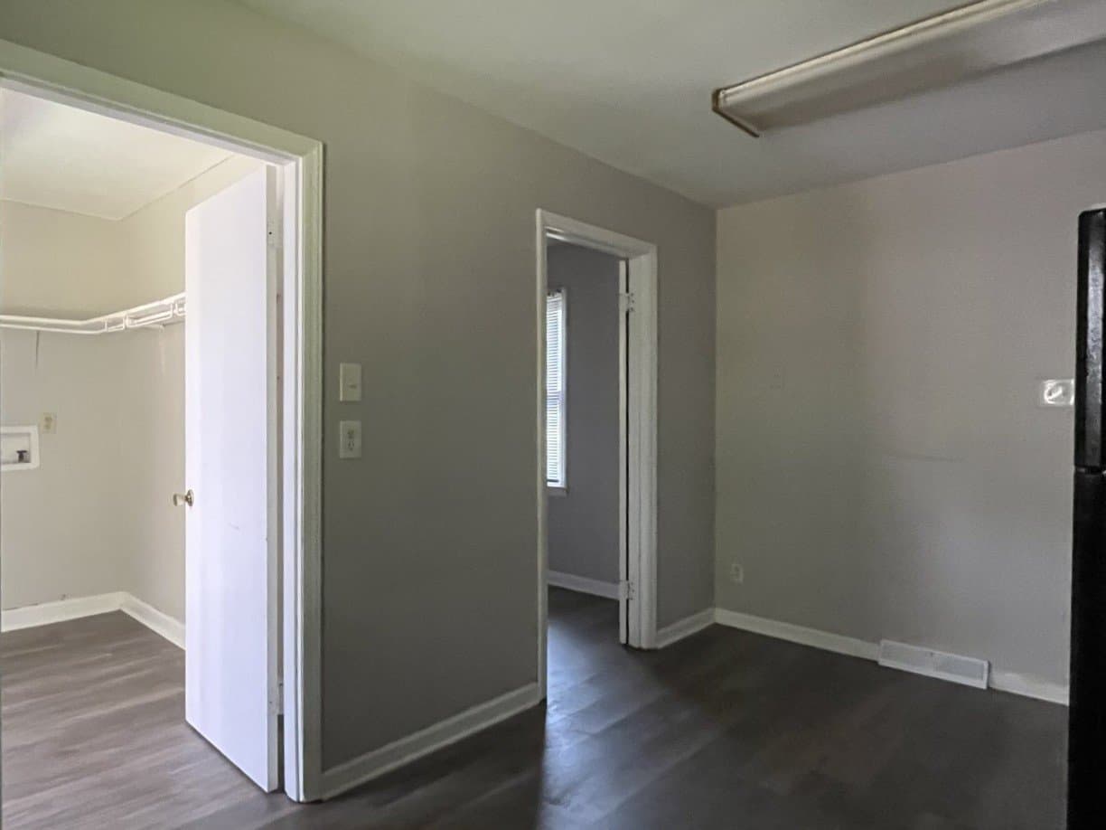 Charlotte House: 4024 Abbeydale Dr