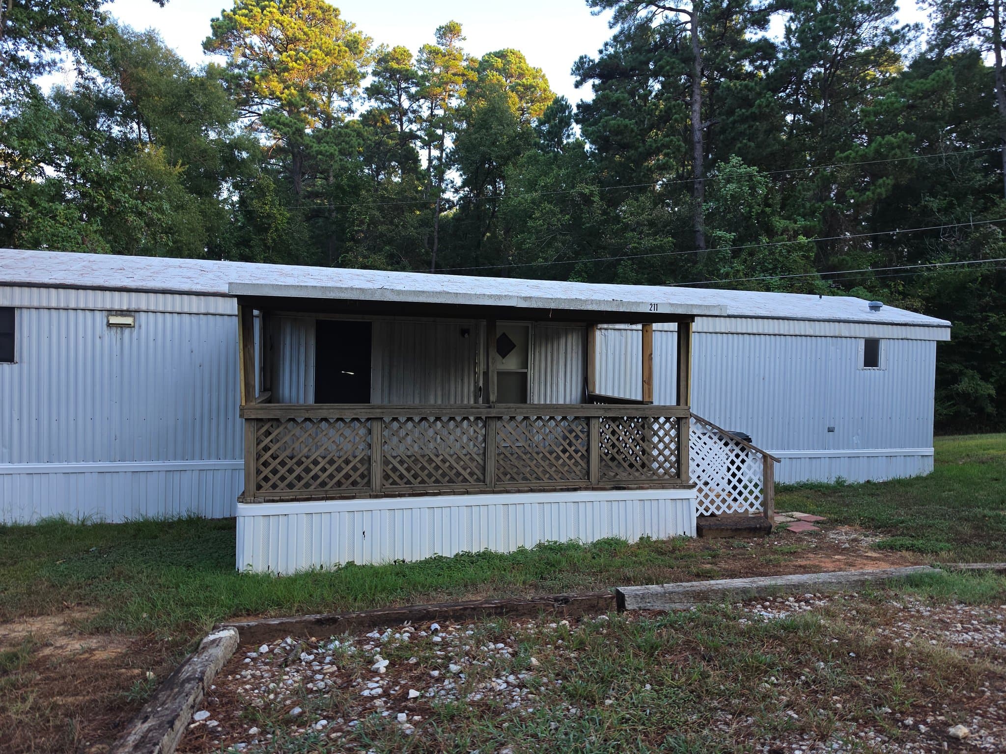 Longview House: 211 W. Lynnwood Ln.