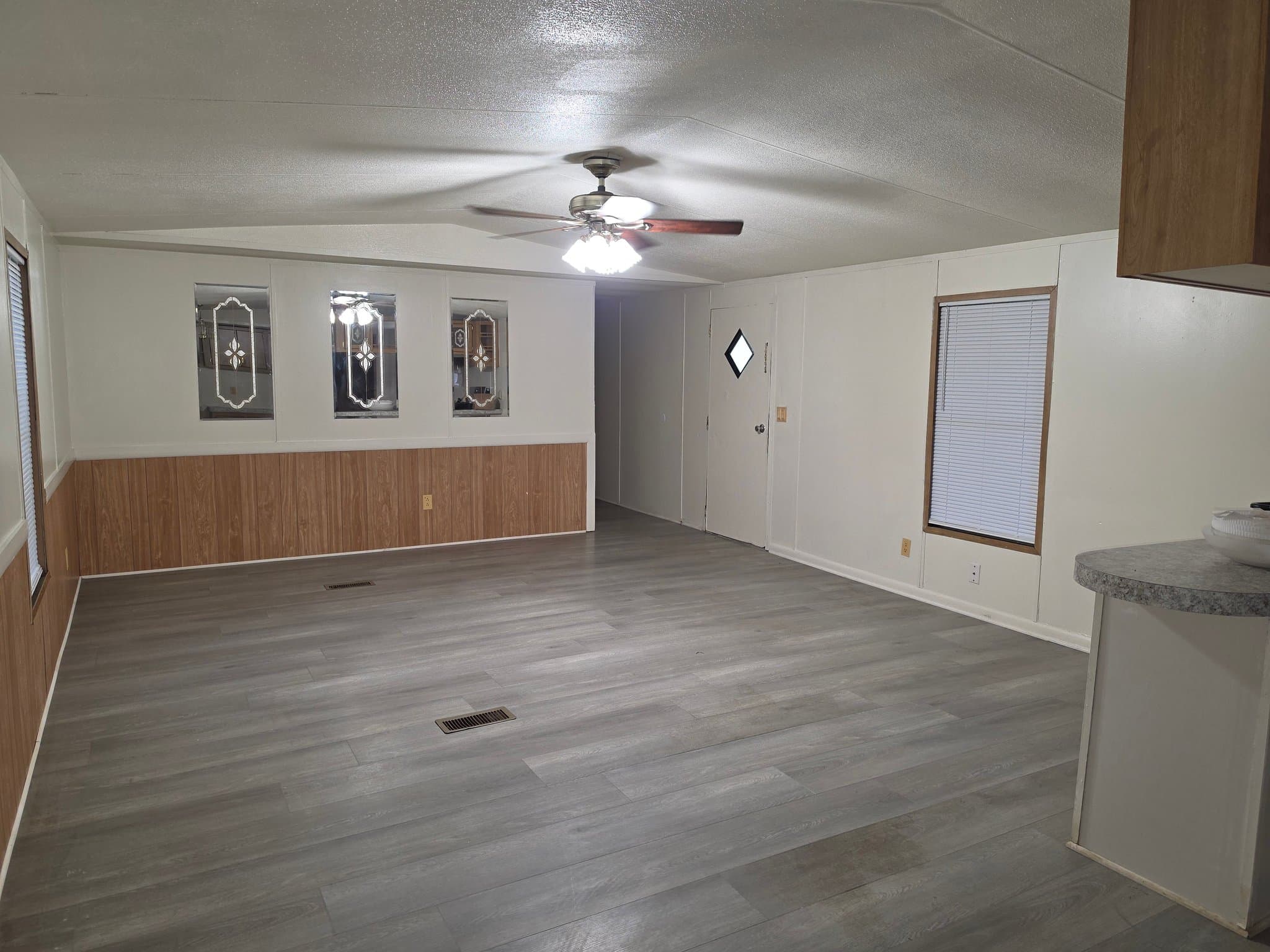 Longview House: 211 W. Lynnwood Ln.