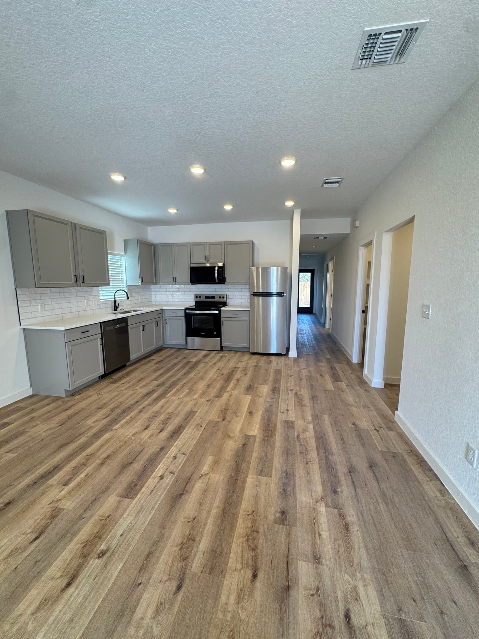Three Rivers Multiplex: 2103 Vista Rosa