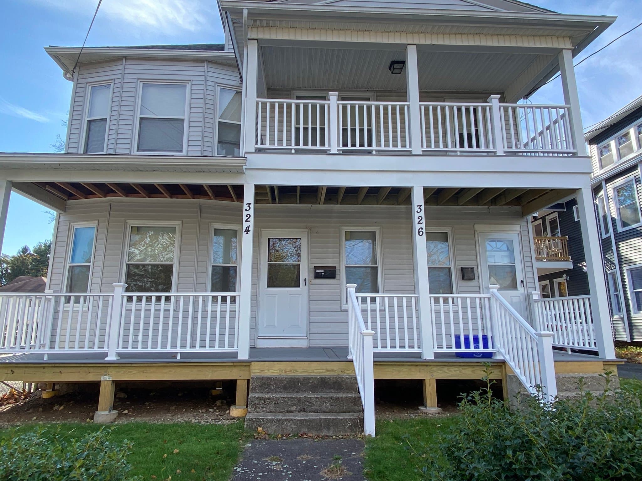 Holyoke Apartment: 324 Sargeant St