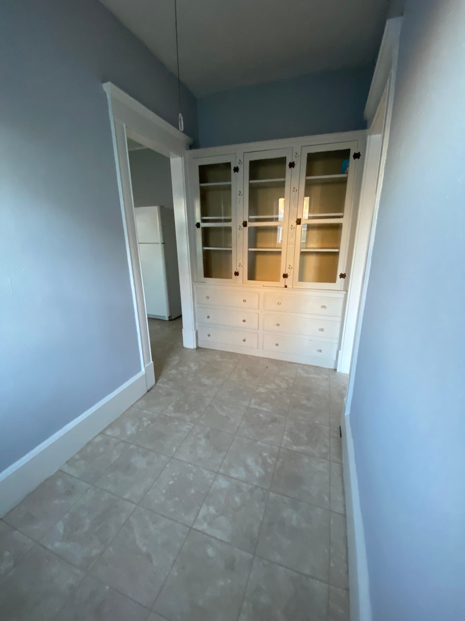 Holyoke Apartment: 324 Sargeant St