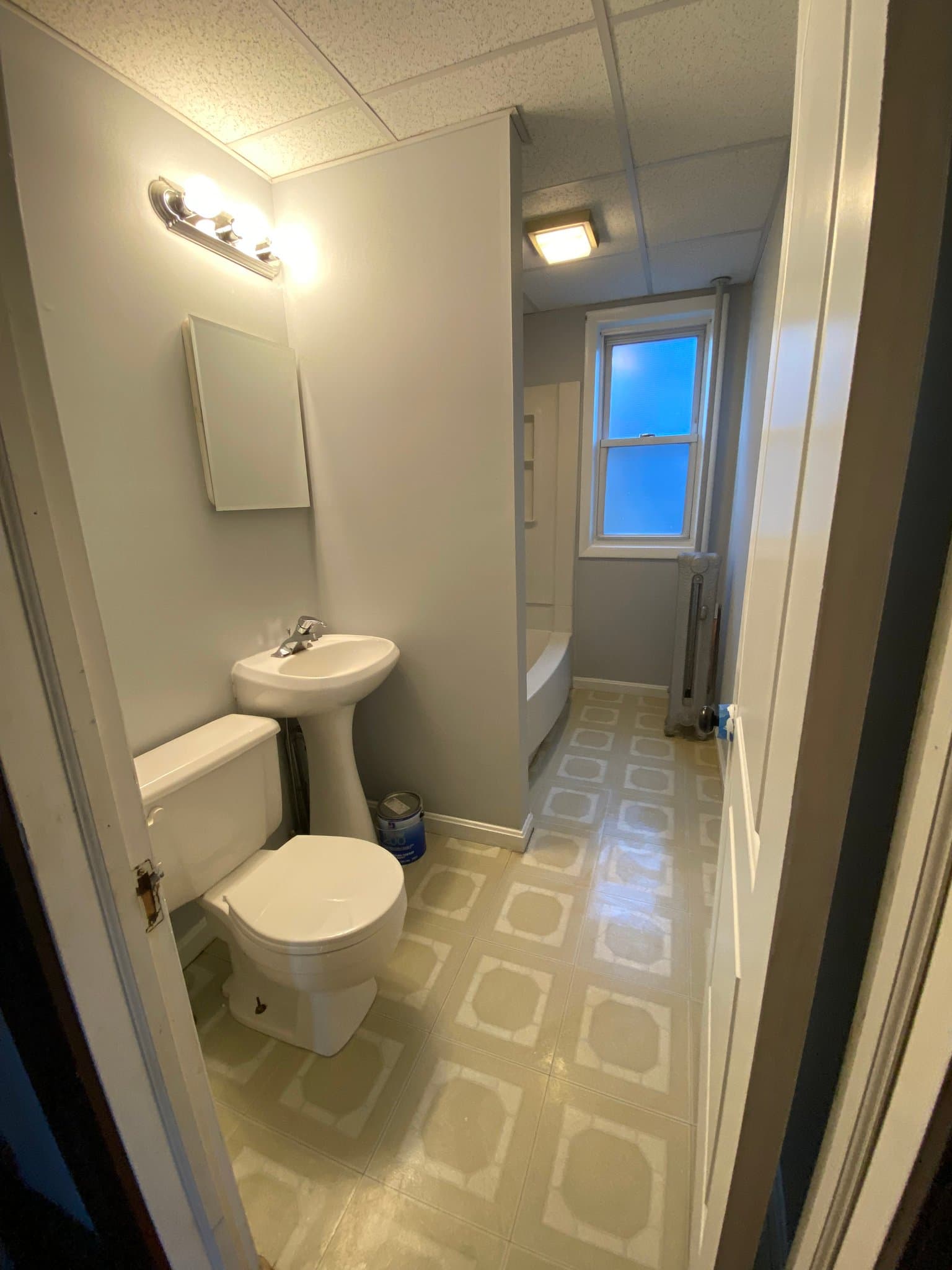 Holyoke Apartment: 324 Sargeant St