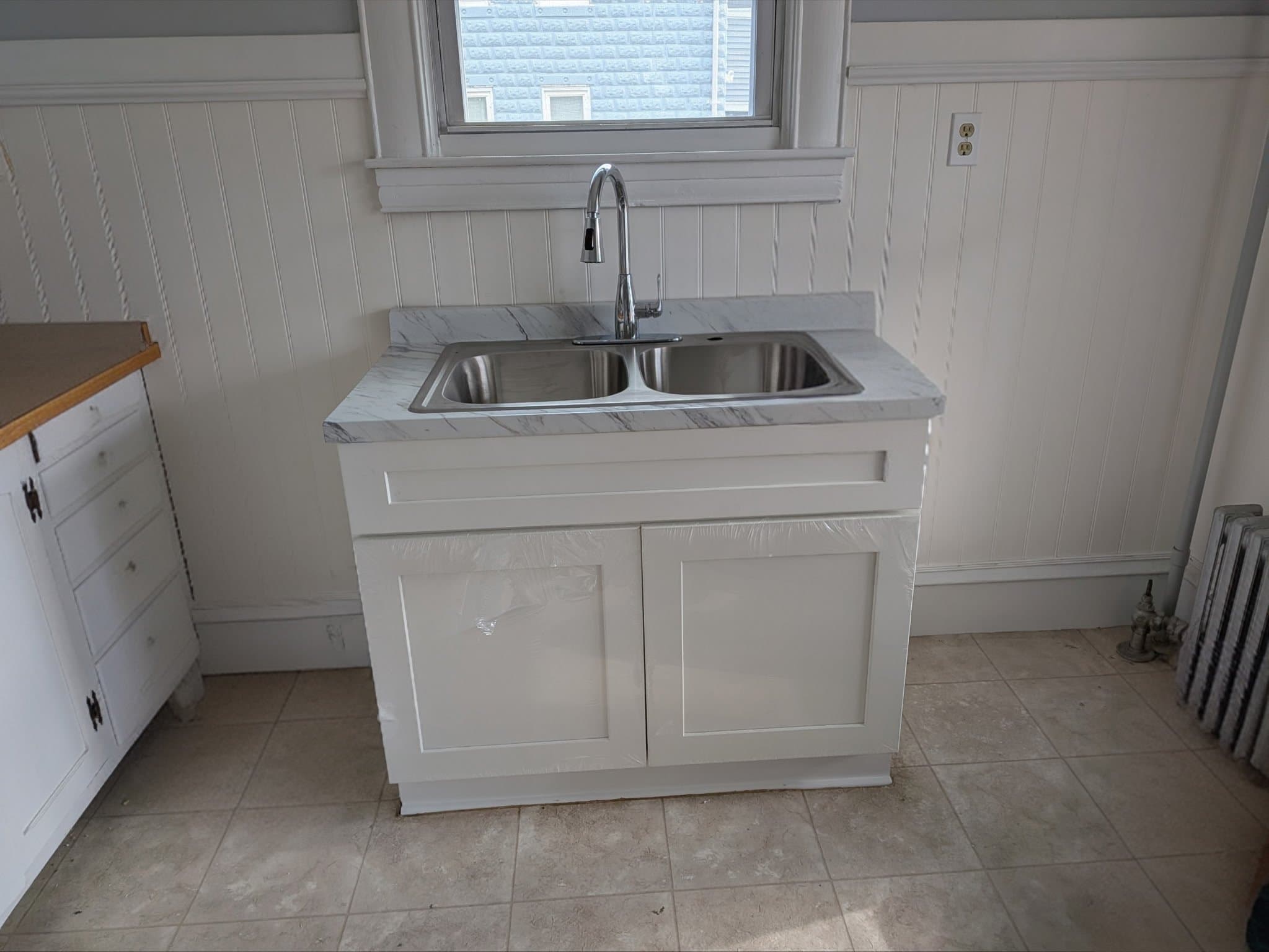 Holyoke Apartment: 324 Sargeant St
