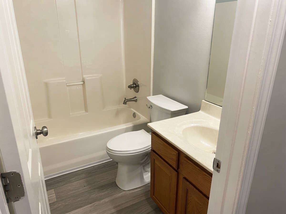 Jeffersonville House: 312 Reba Jackson Dr