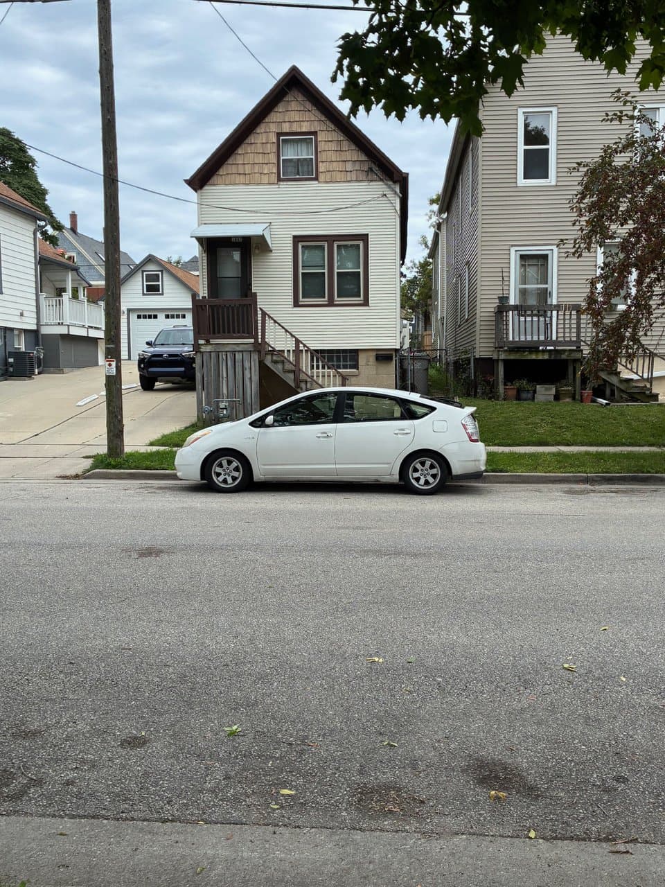 Milwaukee House: 1842 N Arlington Place