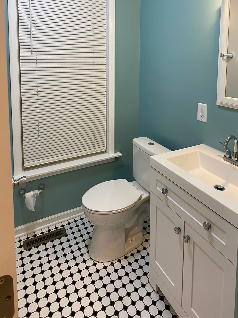 Milwaukee House: 1842 N Arlington Place