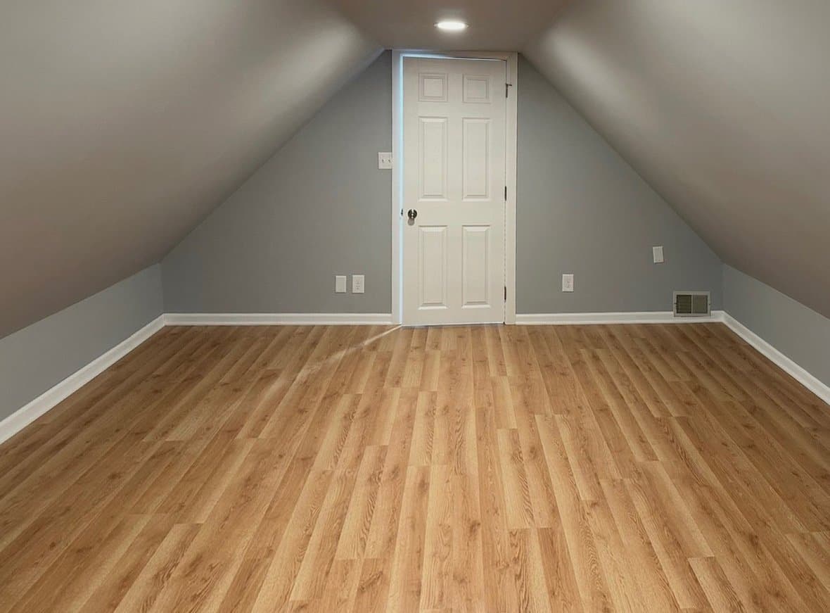 Milwaukee House: 1842 N Arlington Place