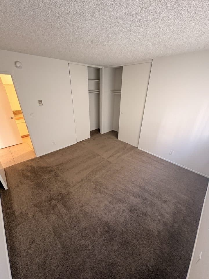 Los Angeles Apartment: 815 Crenshaw Blvd
