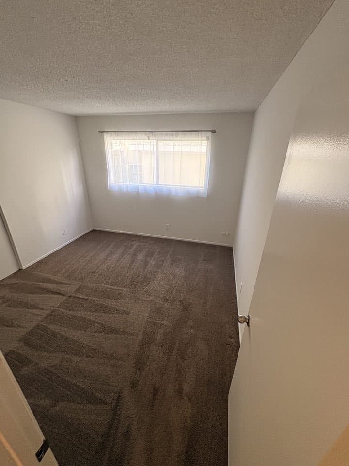 Los Angeles Apartment: 815 Crenshaw Blvd