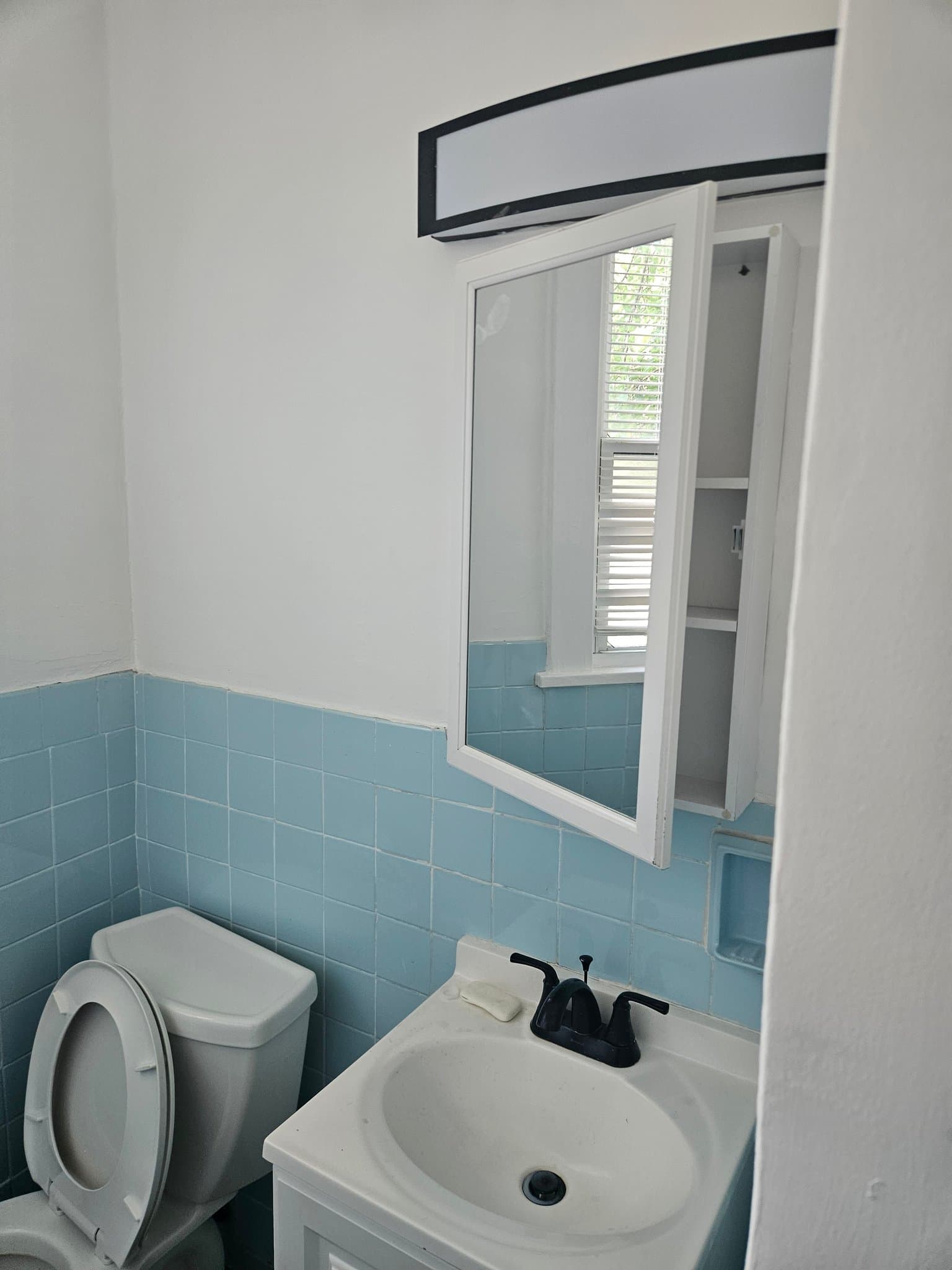 McKees Rocks Single Room: 1220 Valley St