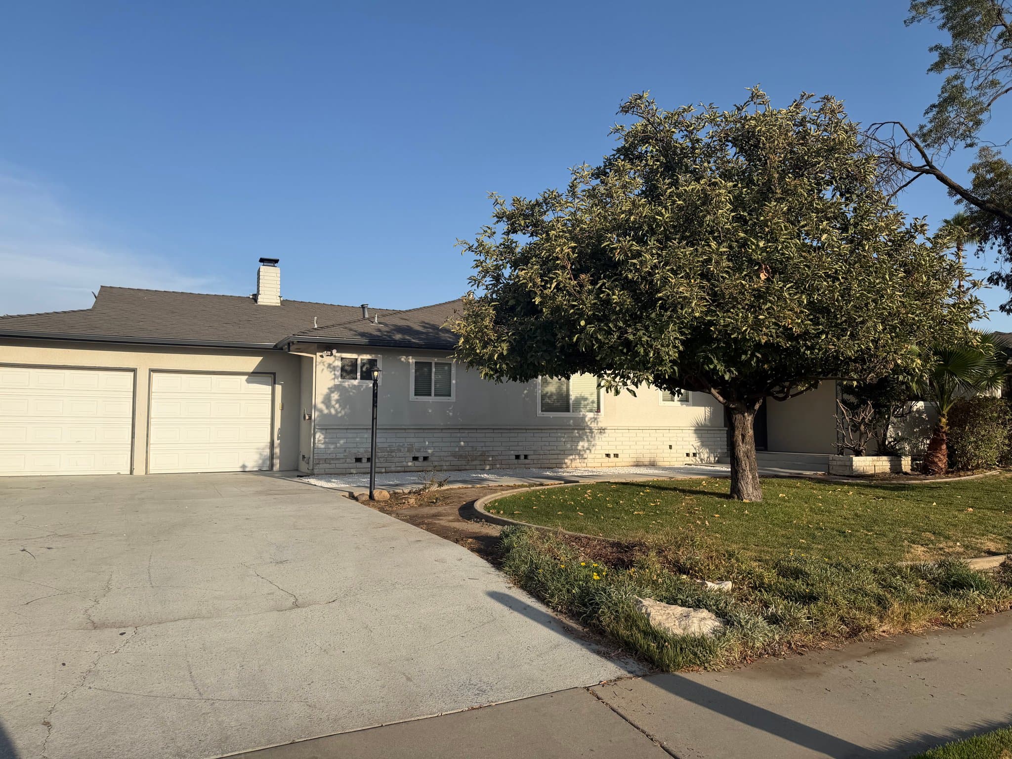 Hanford House: 1105 N Williams St