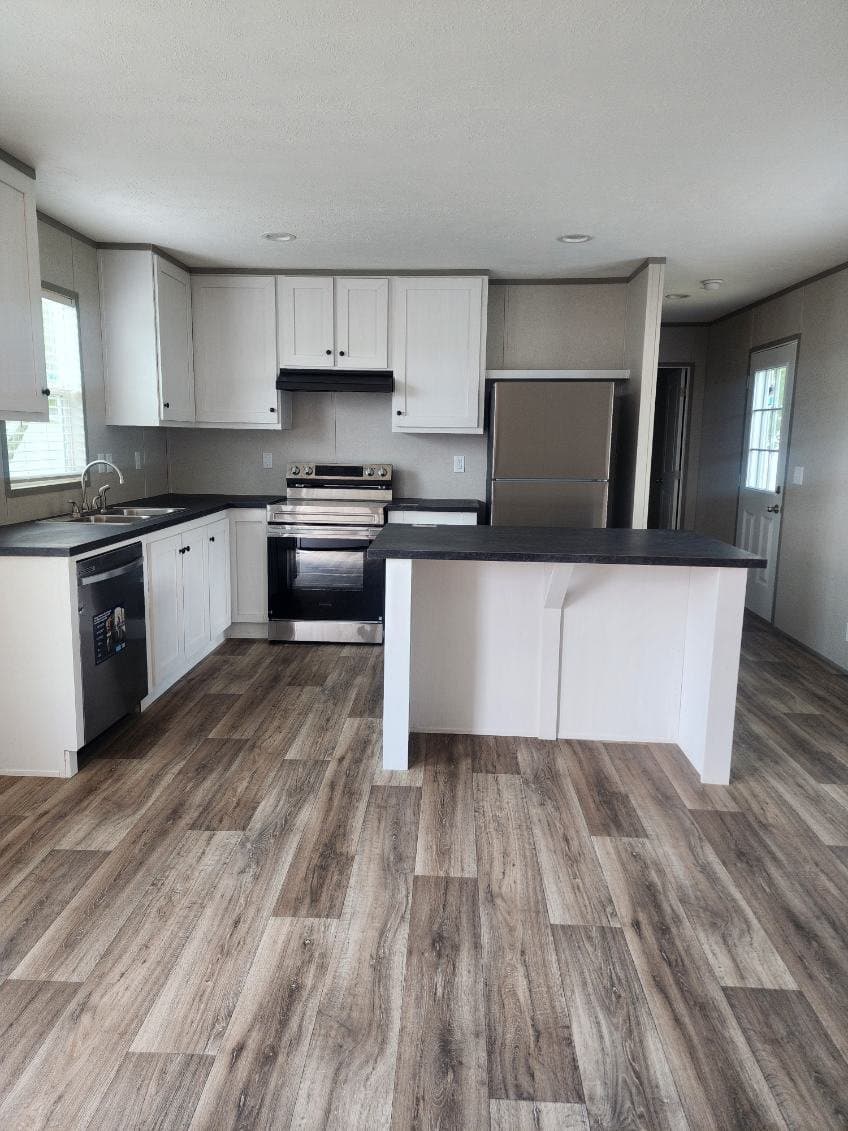 Abbeville House: 106 Woodlawn Dr