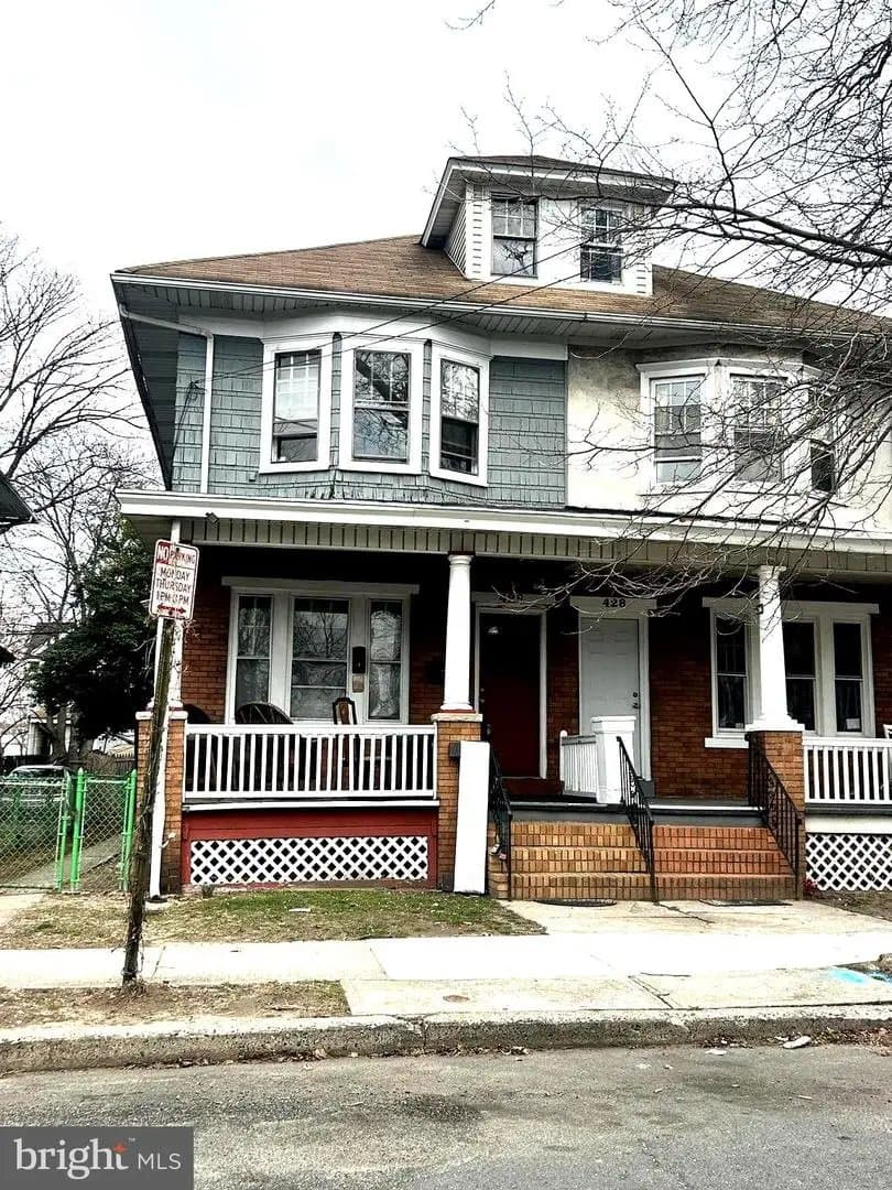 Trenton Apartment: 426 Ardmore Ave