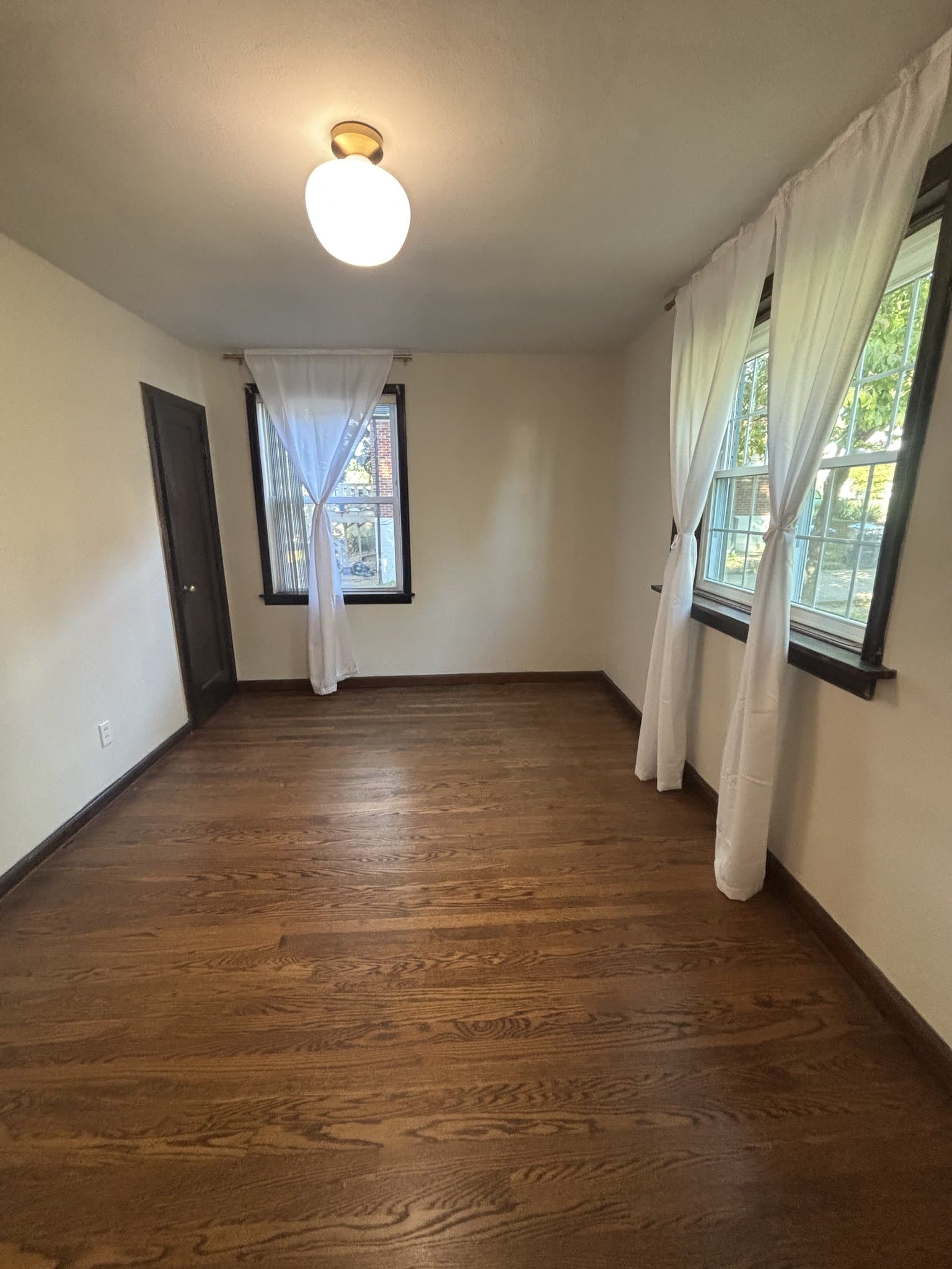 Saint Louis House: 8616 Belhaven Dr