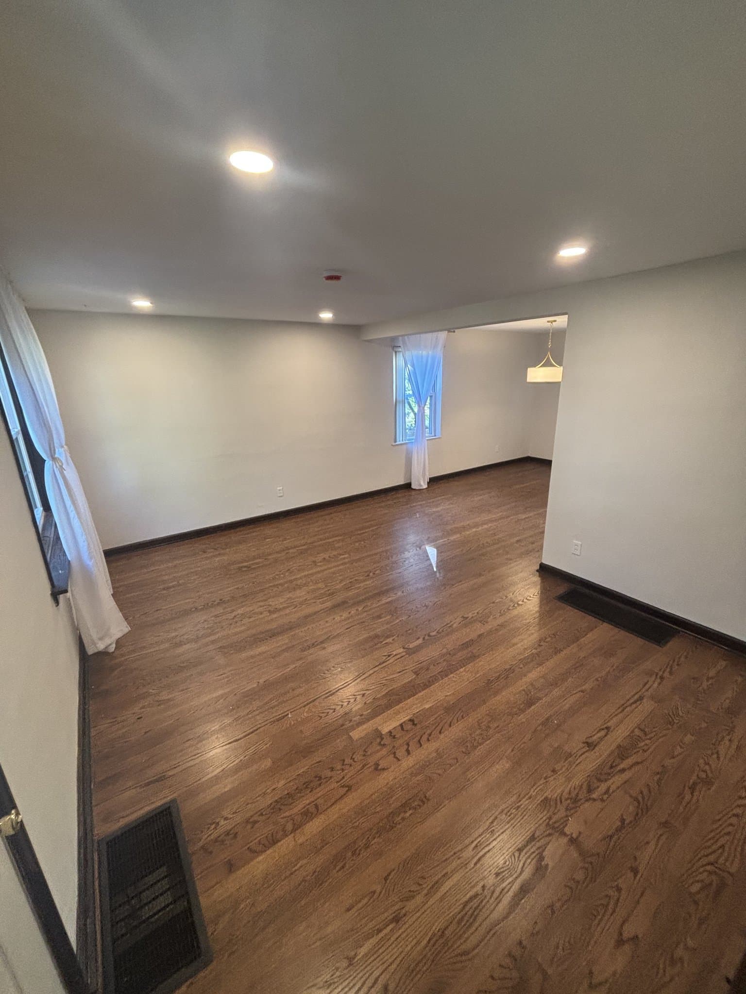 Saint Louis House: 8616 Belhaven Dr