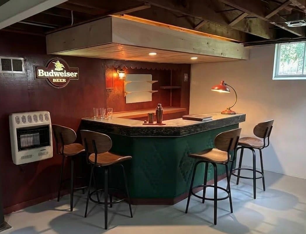 Saint Louis House: 8616 Belhaven Dr