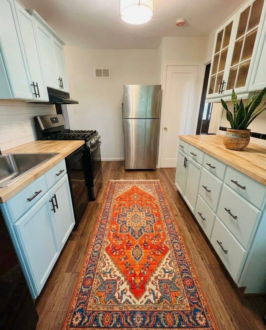 Saint Louis House: 8616 Belhaven Dr