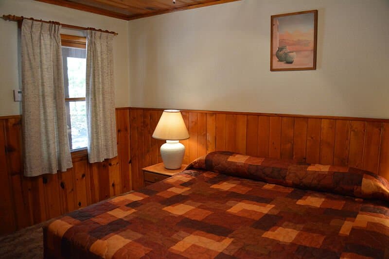 Pinetop House: 237 E White Mountain Blvd