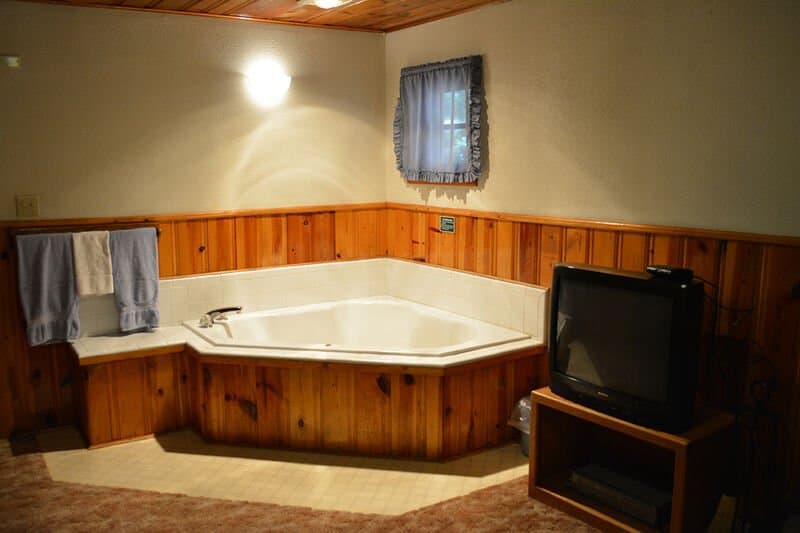 Pinetop House: 237 E White Mountain Blvd