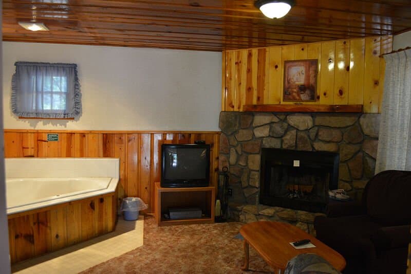 Pinetop House: 237 E White Mountain Blvd