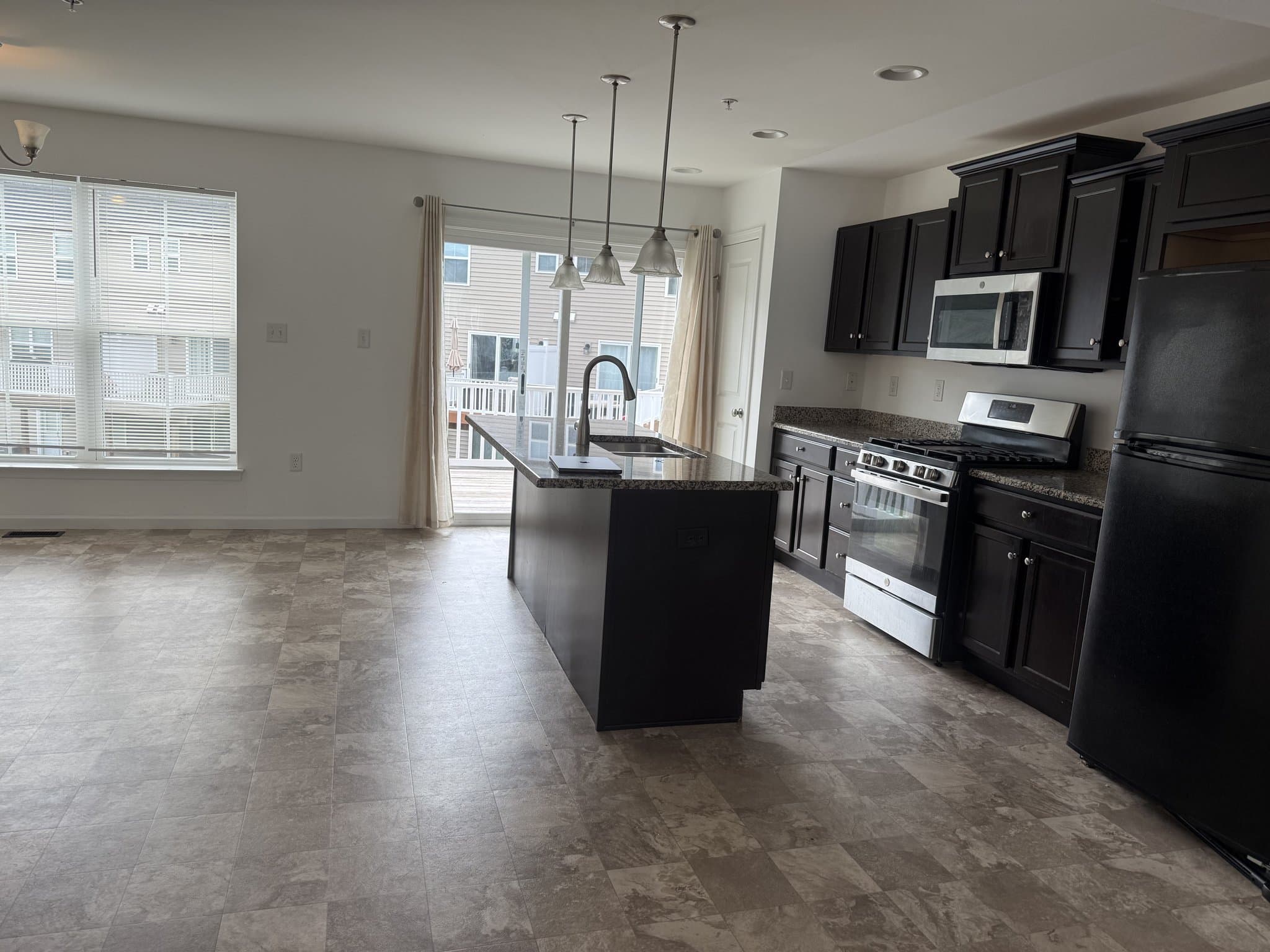 Harrisbugh Townhome: 8151 Lenker Dr