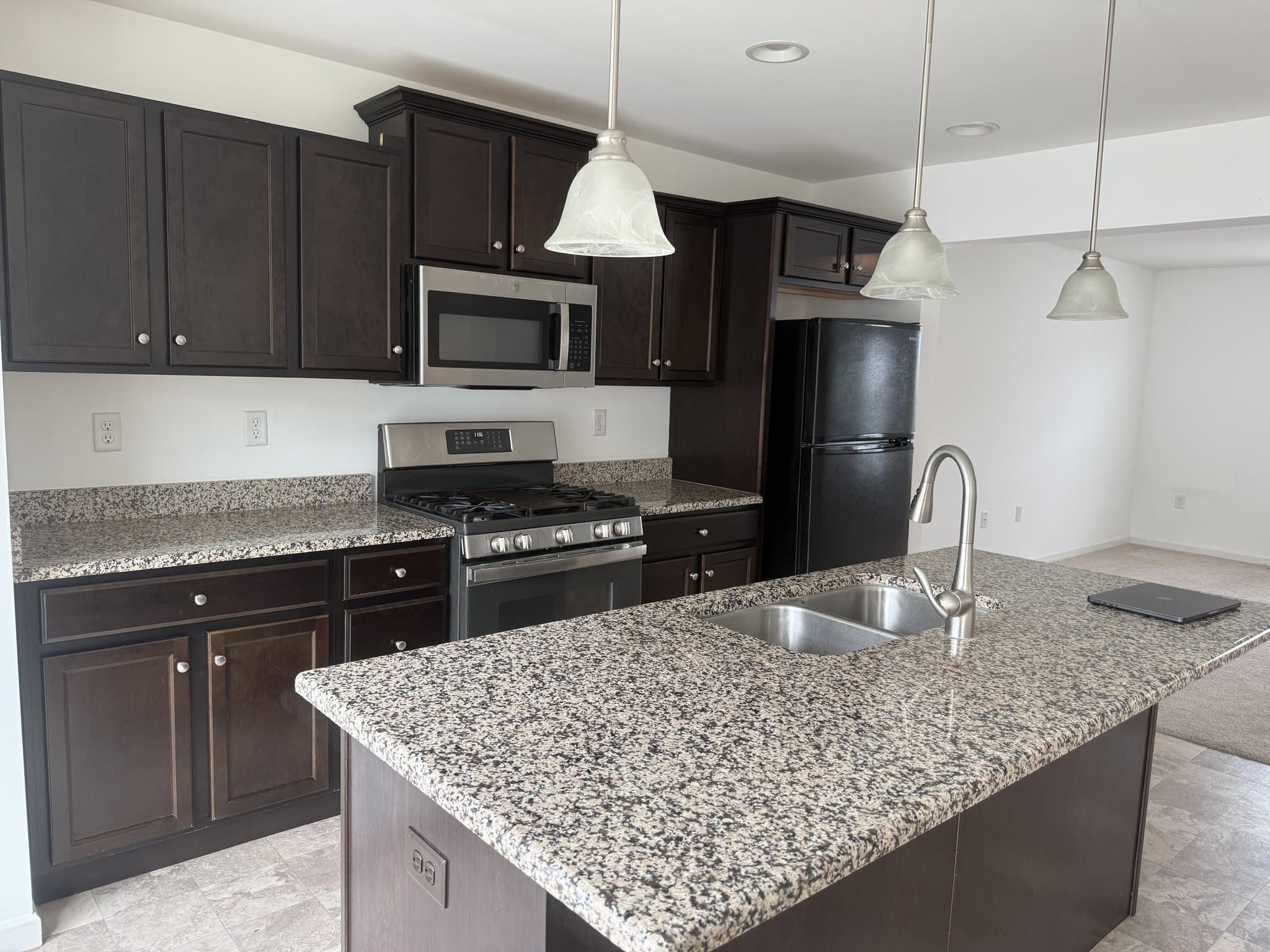 Harrisbugh Townhome: 8151 Lenker Dr