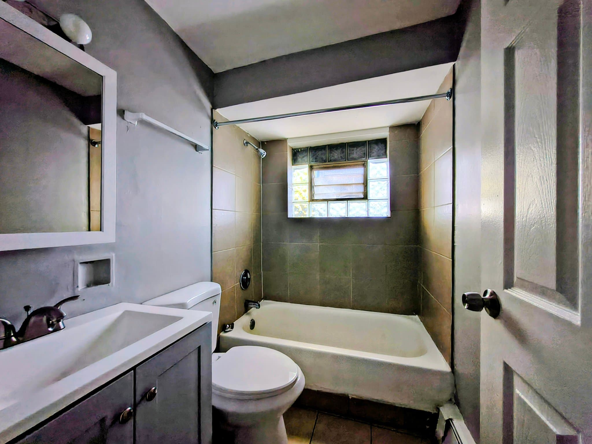 Chicago Apartment: 6435 S Evans