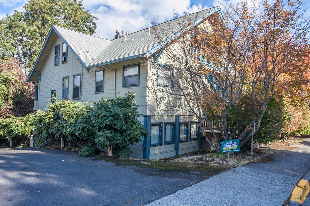 Hood River Apartment: 805 State Street