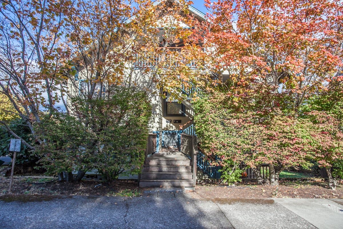 Hood River Apartment: 805 State Street