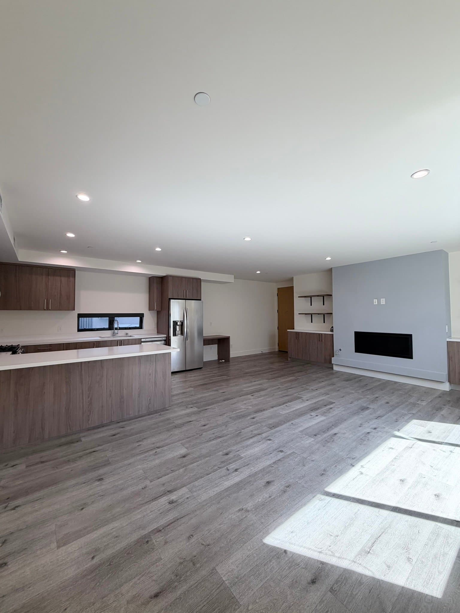 Valley Village Apartment: 5923 Laurel Canyon Blvd.