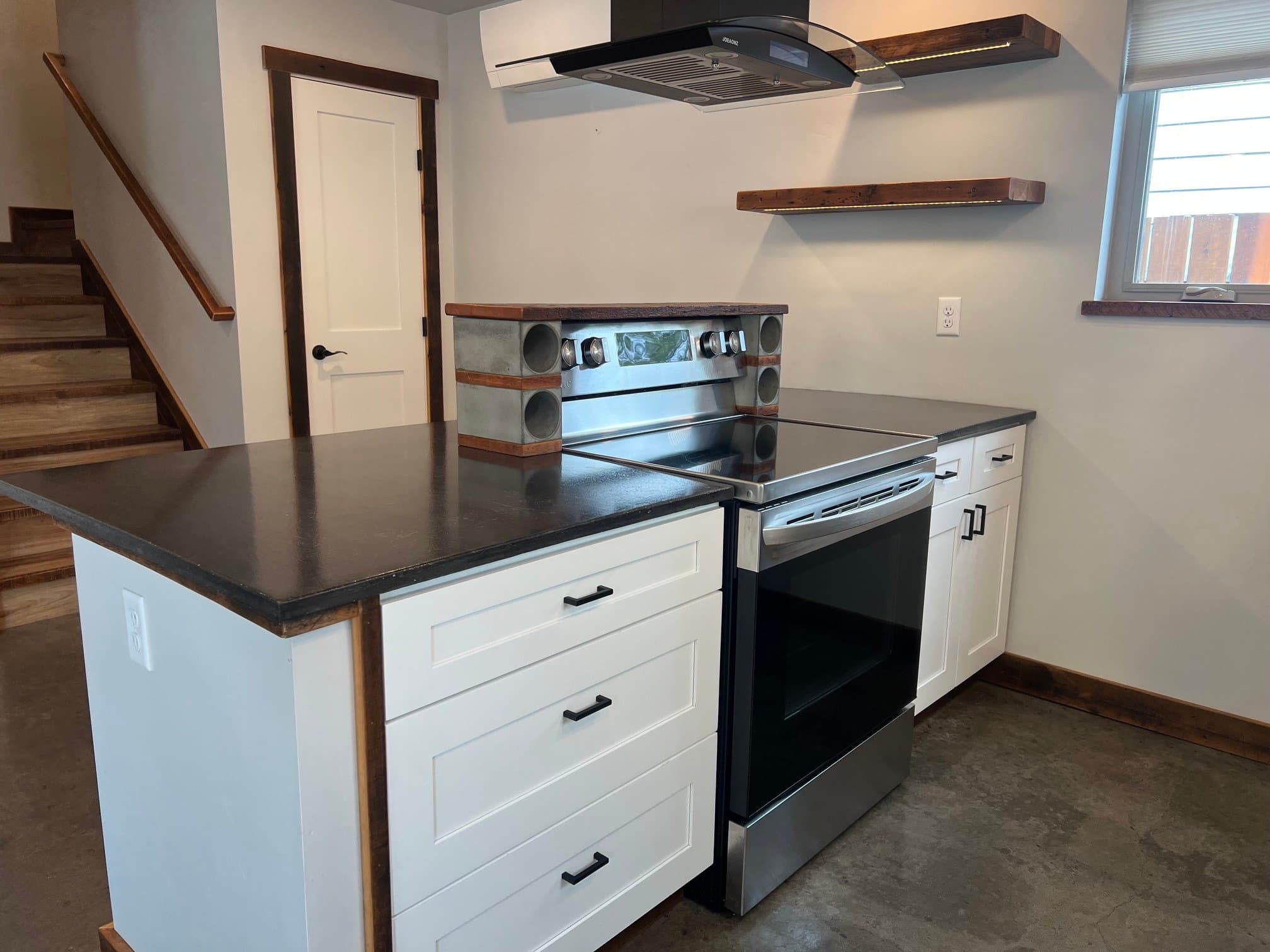 Missoula House: 877 S Grant St
