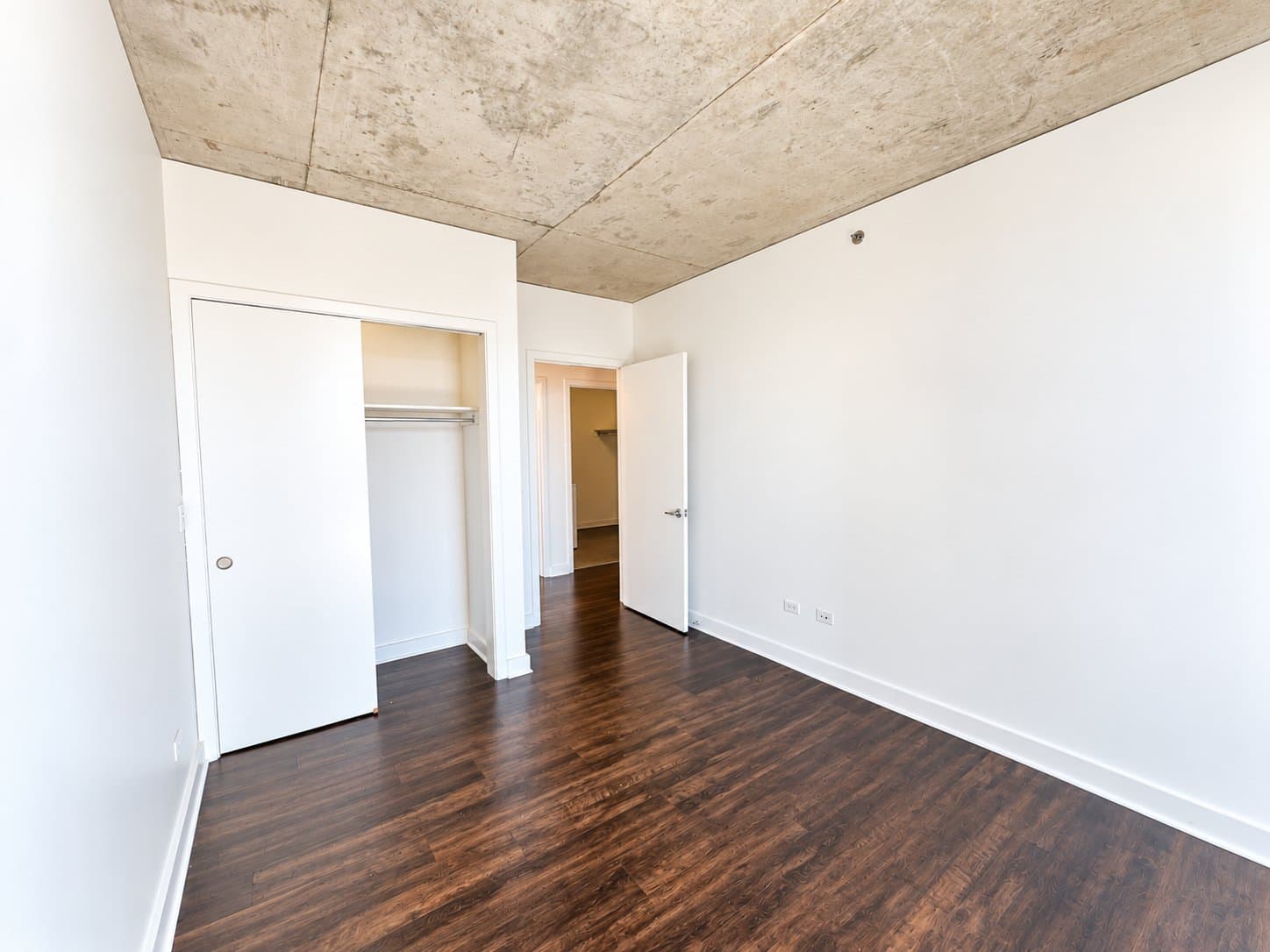 Chicago Condo: 222 W Illinois