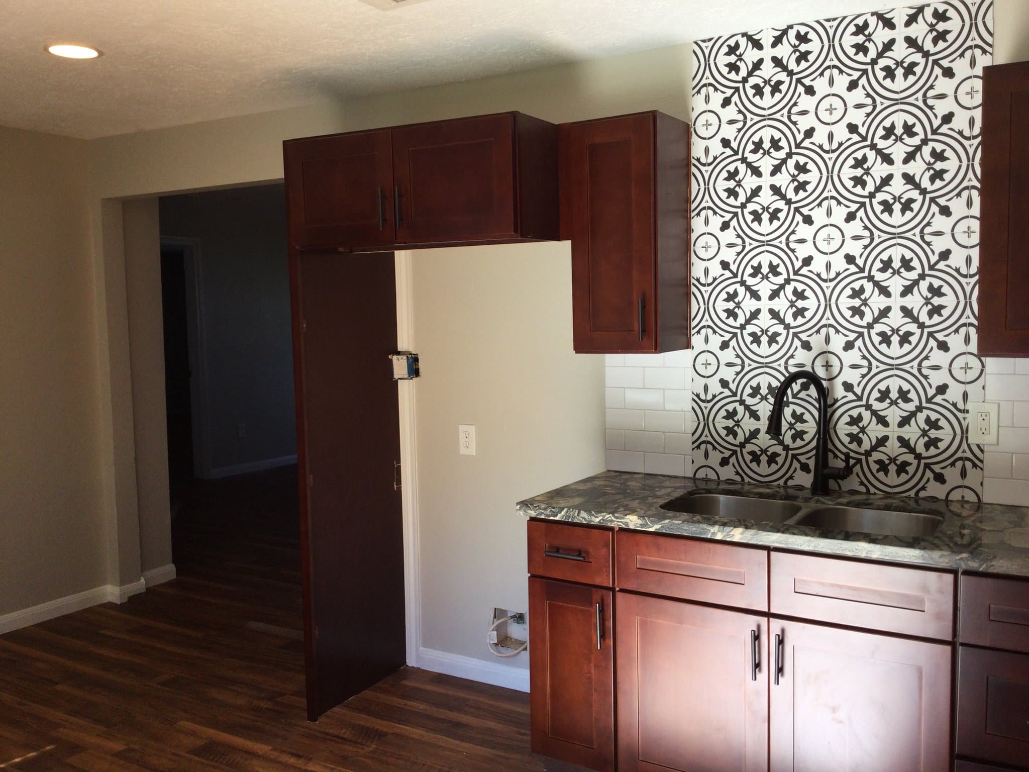 New Caney House: 28174 FM 1485 East