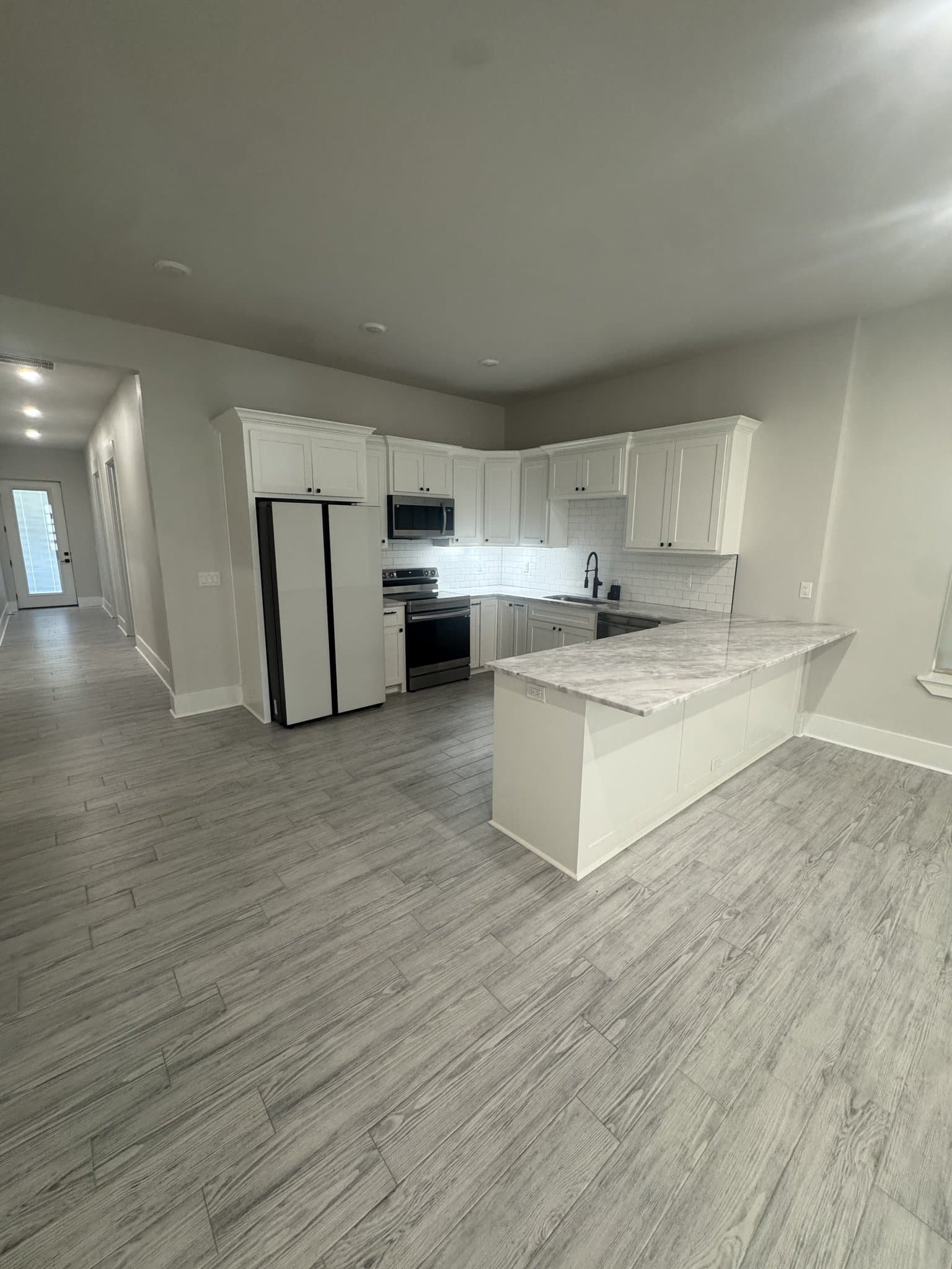 Longview House: 1524 Mahlow Drive
